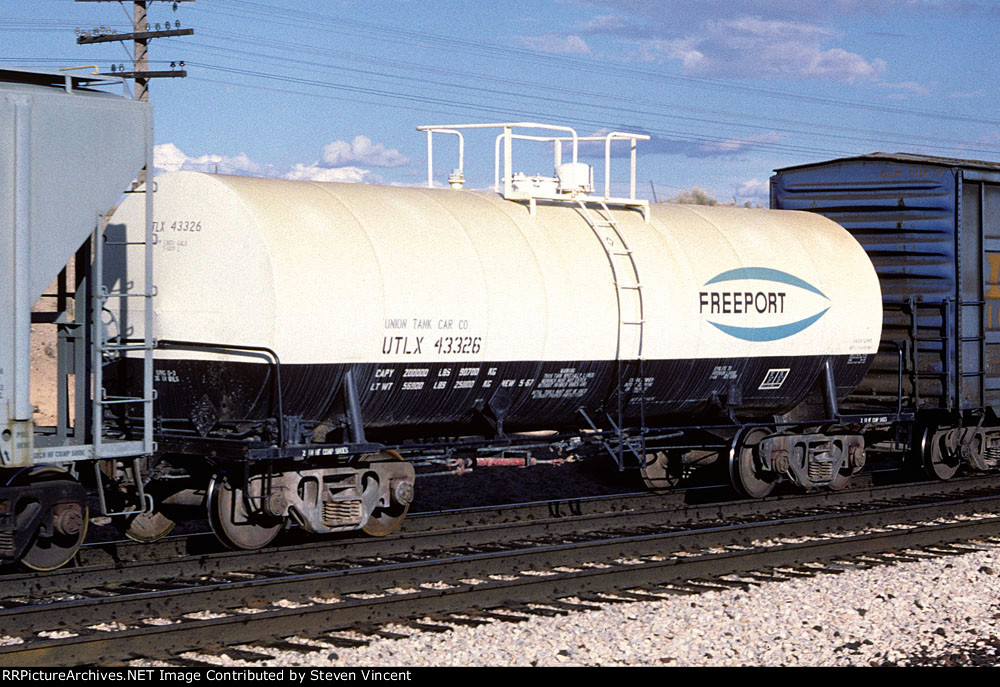 Freeport Kaolin tank car UTLX #43326